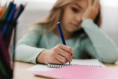 causa dislexia niños